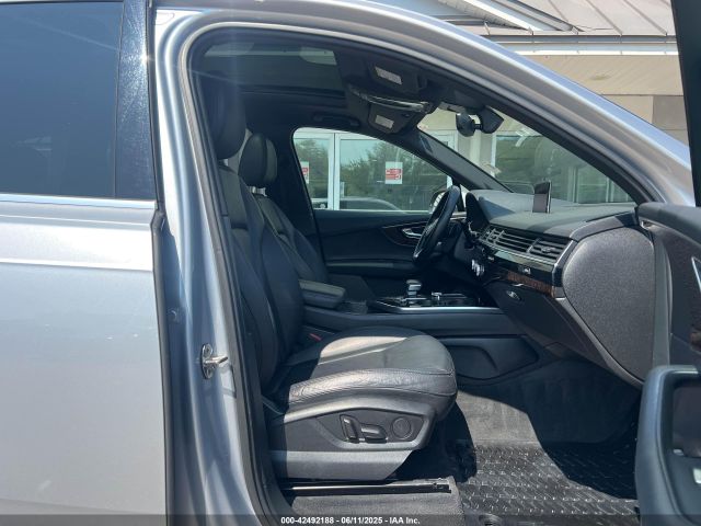 2017 AUDI Q7 WA1AAAF76HD027780 Photo 4
