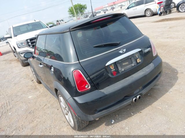 2005 MINI COOPER S WMWRE33475TD92196 Photo 2
