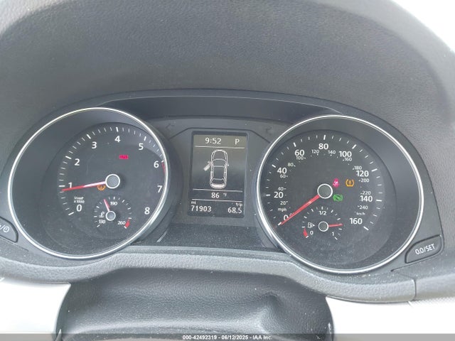 1VWAT7A3XGC038662 Volkswagen 2016