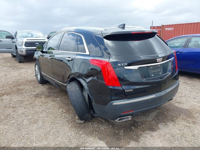 2019 CADILLAC XT5 1GYKNCRS8KZ108715 Photo 2