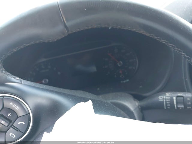 KNDJ23AU7L7714110 KIA mpi nu