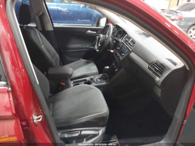 2018 VOLKSWAGEN TIGUAN 3VV0B7AX5JM104191 Photo 4