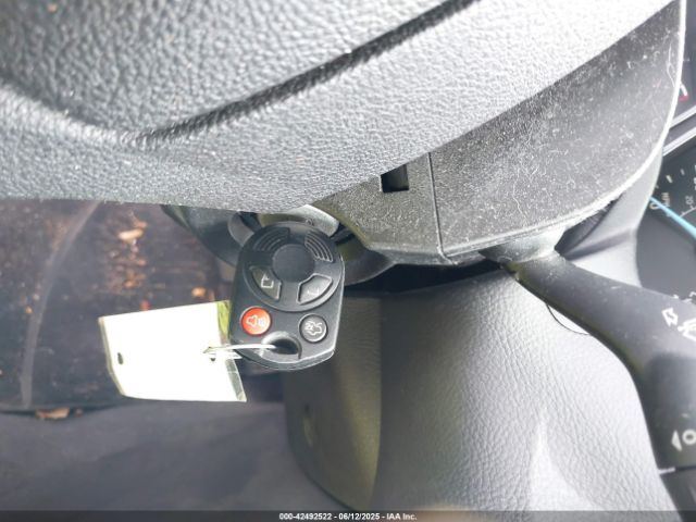 1FADP3K23FL301307 Ford FOCUS SE