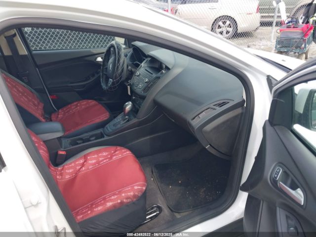 1FADP3K23FL301307 Ford FOCUS SE