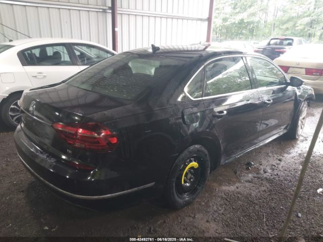 2018 VOLKSWAGEN PASSAT 1VWBA7A38JC032988 Photo 3