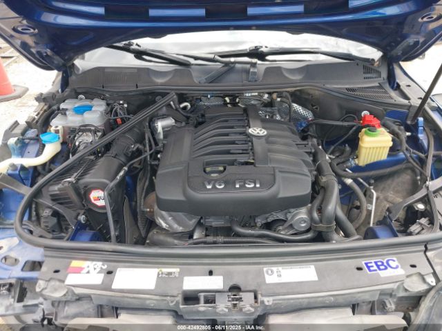 2017 VOLKSWAGEN TOUAREG WVGRF7BP7HD004054 Photo 9