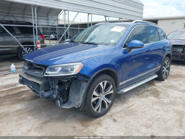 2017 VOLKSWAGEN TOUAREG WVGRF7BP7HD004054 Photo 1