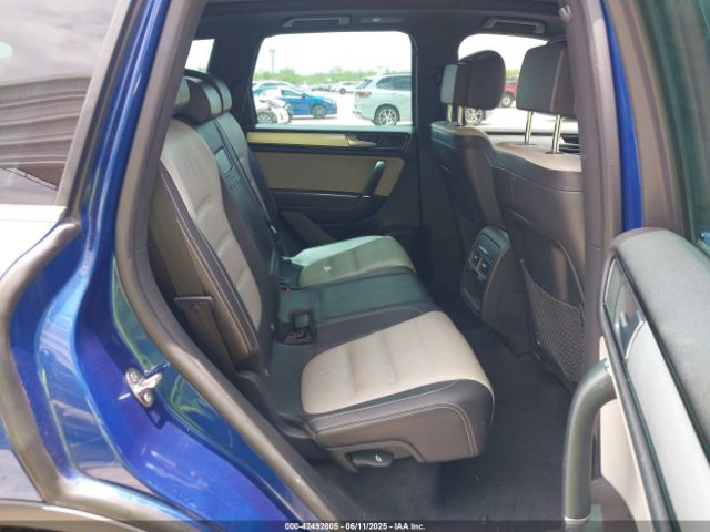 2017 VOLKSWAGEN TOUAREG WVGRF7BP7HD004054 Photo 7