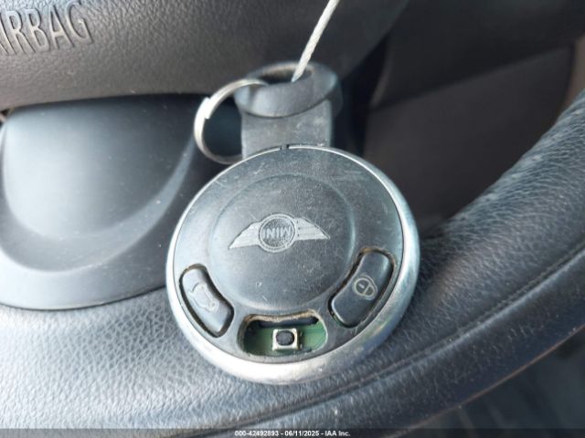 2011 MINI COOPER WMWSU3C57BT093085 Photo 10