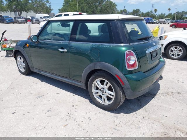 2011 MINI COOPER WMWSU3C57BT093085 Photo 2