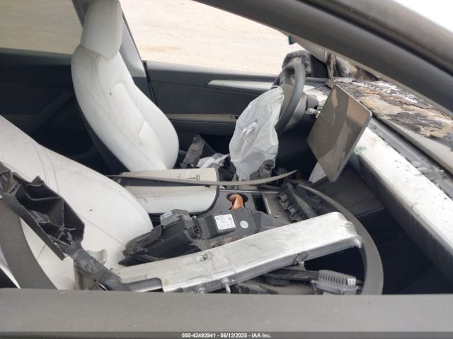 2023 TESLA MODEL Y 7SAYGDEE9PA193528 Photo 4