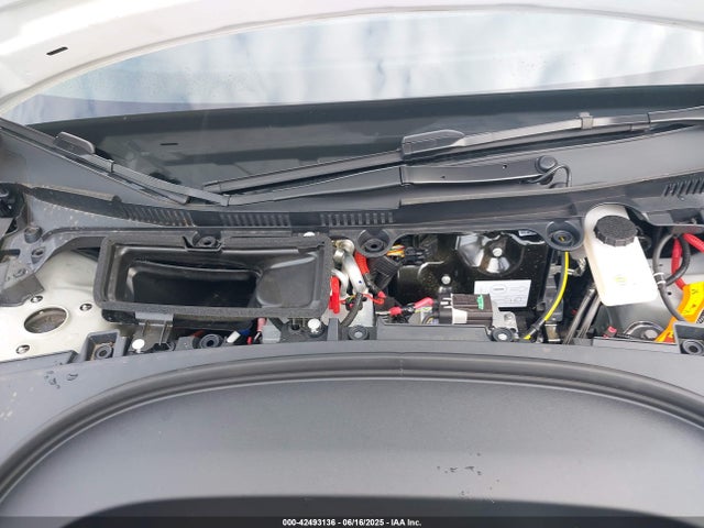 2025 TESLA MODEL 3 5YJ3E1EA1SF973320 Photo 9