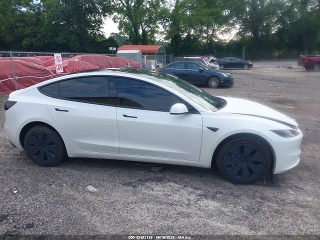5YJ3E1EA1SF973320 Tesla 2025