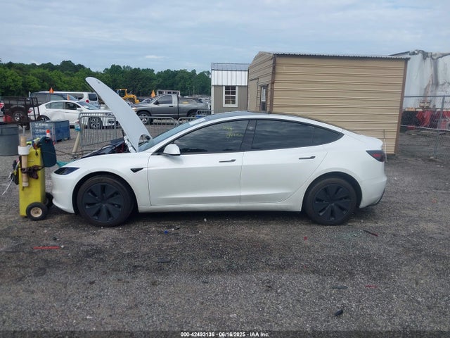 5YJ3E1EA1SF973320 Tesla 2025