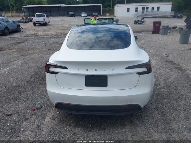 5YJ3E1EA1SF973320 Tesla 2025