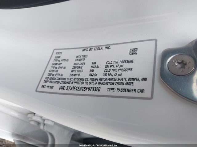 2025 TESLA MODEL 3 5YJ3E1EA1SF973320 Photo 8