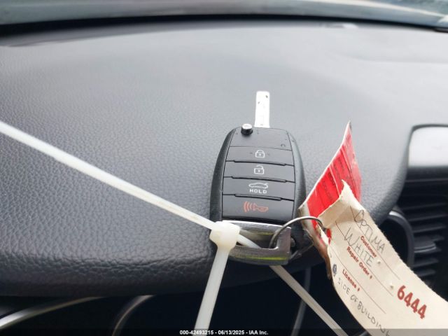 KNAGM4A7XF5599309 KIA Optima Lx