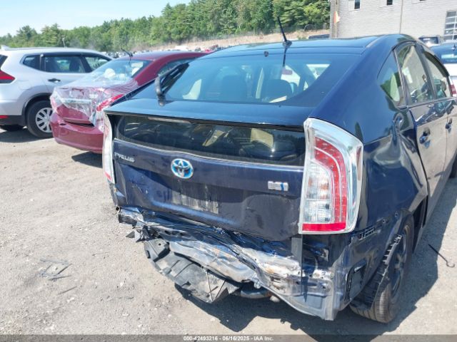 JTDKN3DU2E1771831 Toyota Prius Two