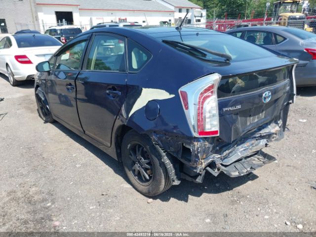 JTDKN3DU2E1771831 Toyota Prius Two