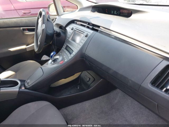 JTDKN3DU2E1771831 Toyota Prius Two