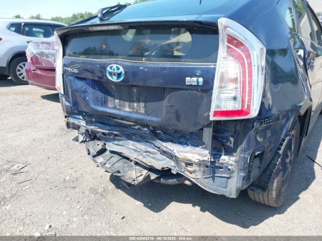 JTDKN3DU2E1771831 Toyota Prius Two