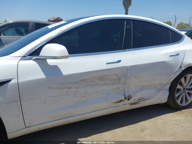 2018 TESLA MODEL 3 5YJ3E1EB8JF092444 Photo 5
