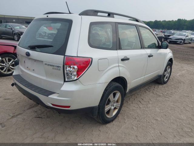 2013 SUBARU FORESTER JF2SHABC1DH433348 Photo 3
