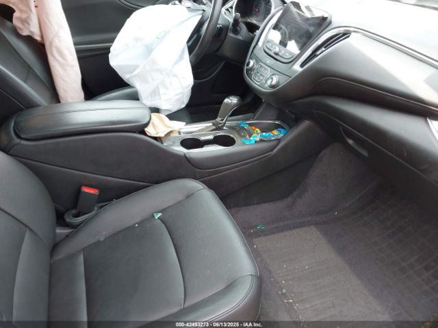 2019 CHEVROLET MALIBU 1G1ZD5ST0KF228119 Photo 4