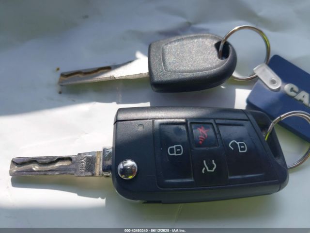 3VW817AUXFM023721 Volkswagen 2015