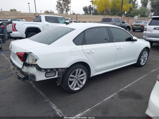 1VWLA7A37KC001690 Volkswagen 2019