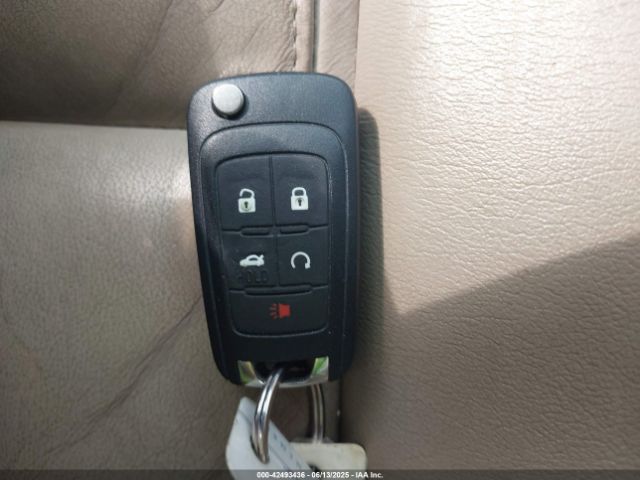 1G4GB5G32EF266335 Buick lfx