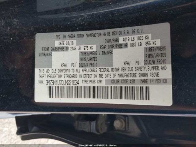 2018 MAZDA MAZDA3 3MZBN1U70JM221634 Photo 8