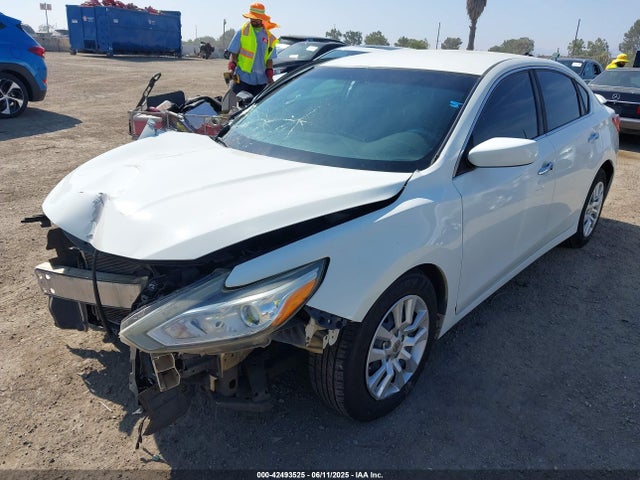 1N4AL3AP9GC254023 Nissan 2016
