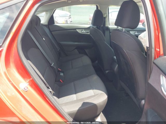 3KPF24AD9PE627813 KIA Forte Lxs