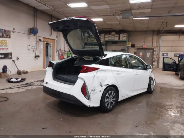 2021 TOYOTA PRIUS PRIME JTDKAMFP2M3166204 Photo 3