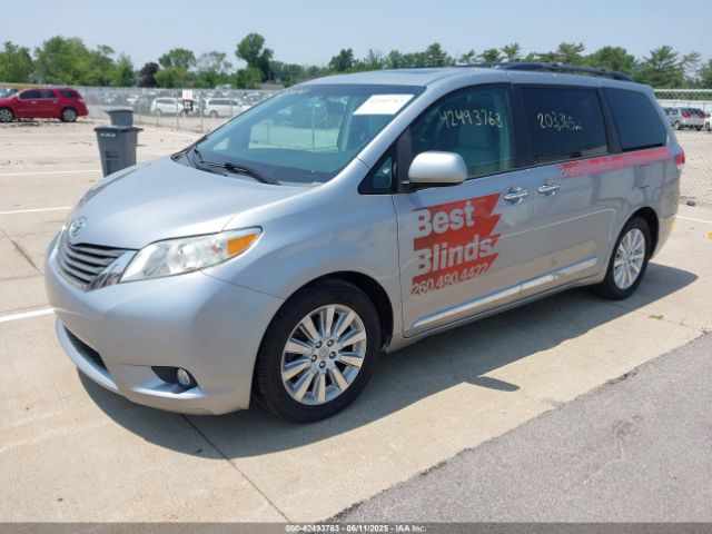 2011 TOYOTA SIENNA 5TDDK3DC0BS015793 Photo 1