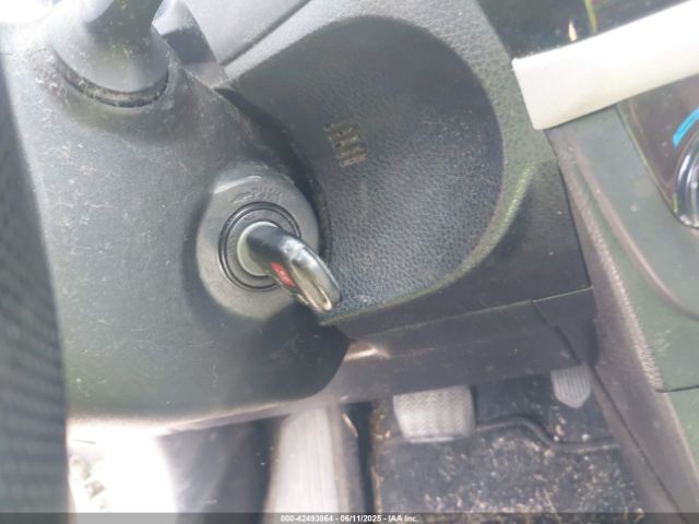 2T1BURHE3EC058862 Toyota COROLLA LE
