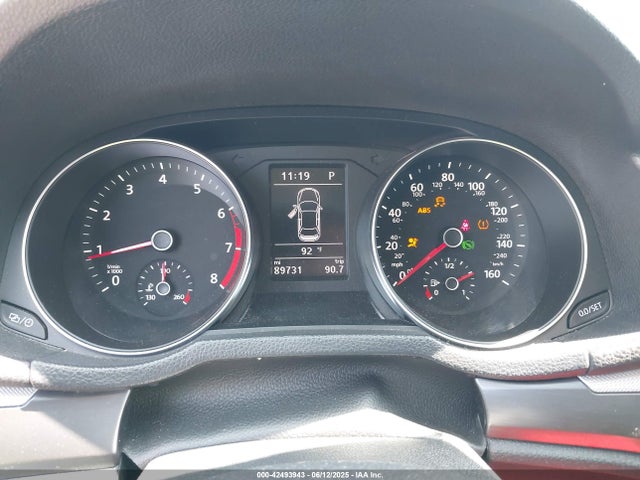 1VWDT7A30HC037681 Volkswagen 1.8 tsi