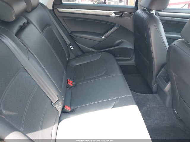 1VWDT7A30HC037681 Volkswagen 1.8 tsi