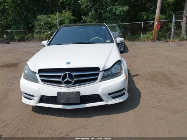 WDDGF8AB7EG225824 Mercedes-Benz C 300 Luxury 4matic/sport 4matic