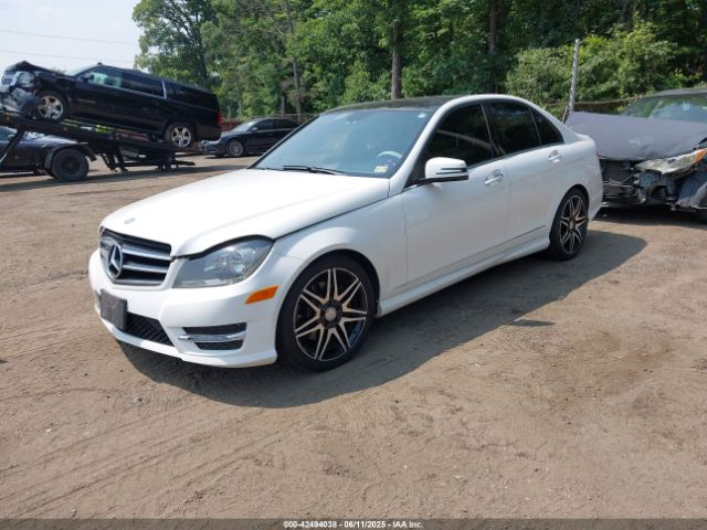 WDDGF8AB7EG225824 Mercedes-Benz C 300 Luxury 4matic/sport 4matic