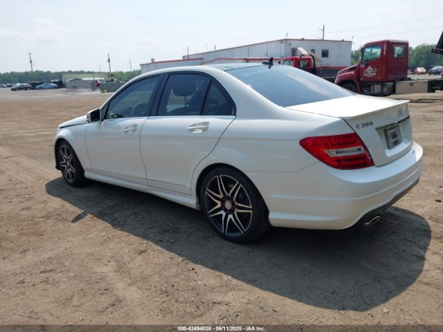 WDDGF8AB7EG225824 Mercedes-Benz C 300 Luxury 4matic/sport 4matic