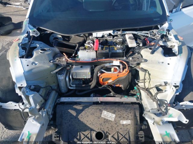 5YJ3E1EA3MF923537 Tesla 2021