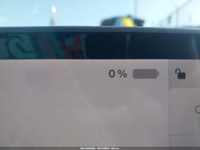 5YJ3E1EA3MF923537 Tesla 2021