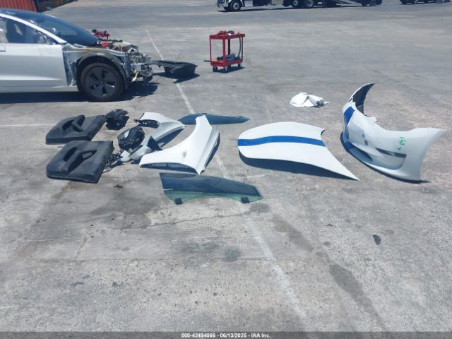 5YJ3E1EA3MF923537 Tesla 2021