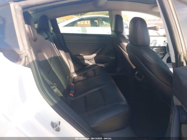 5YJ3E1EA3MF923537 Tesla 2021