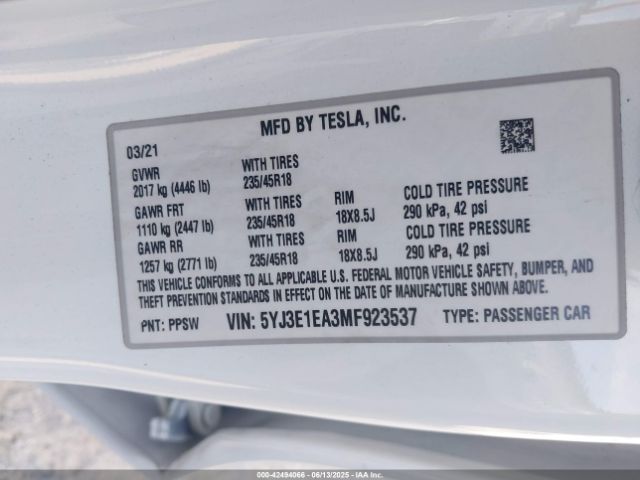 5YJ3E1EA3MF923537 Tesla 2021