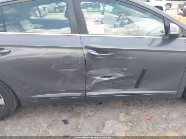 2017 HYUNDAI IONIQ HYBRID KMHC75LC0HU047704 Photo 5