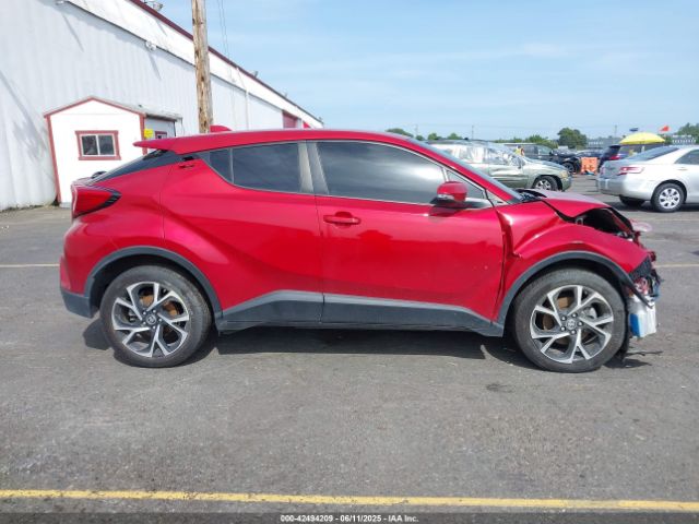 JTNKHMBX1M1104530 Toyota C-HR XLE