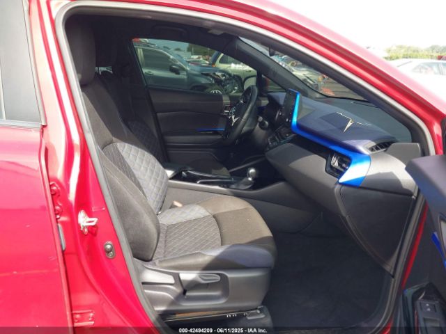 JTNKHMBX1M1104530 Toyota C-HR XLE